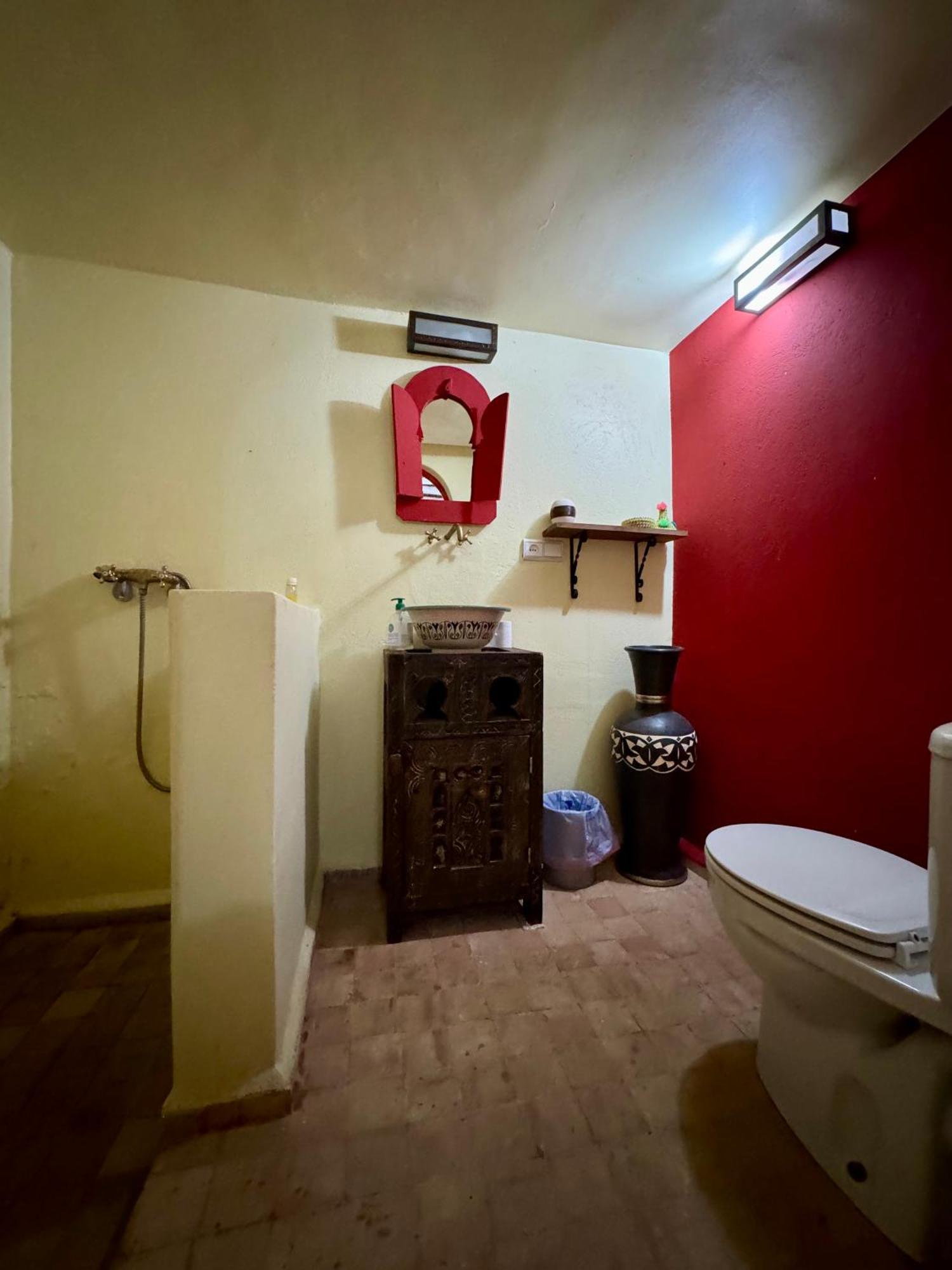 Hotel Jenny Lynn à Tazrou Extérieur photo